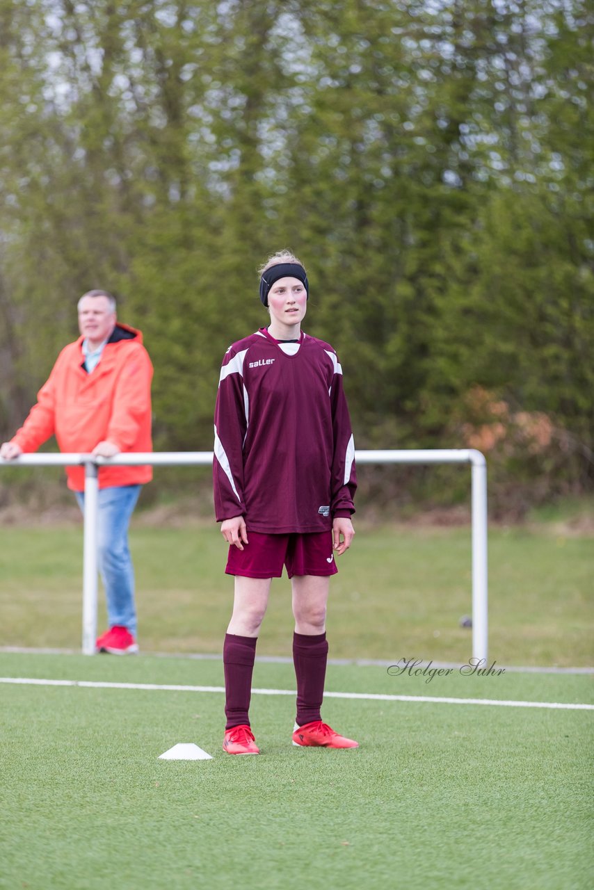 Bild 161 - Co-Trainerin der Frauen Nationalmannschaft Britta Carlson in Wahlstedt